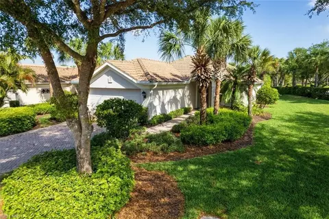 9512 Hemingway Ln, Fort Myers, FL 33913