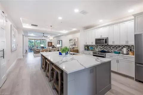 4843 Hampshire Ct #2-304, Naples, FL 34112