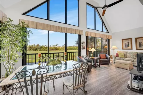 332 Bears Paw Trl, Naples, FL 34105