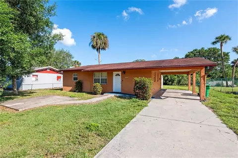 702 Breezewood Dr, Immokalee, FL 34142