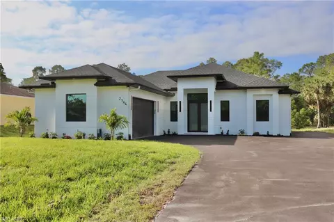 2744 24th Ave NE, Naples, FL 34120