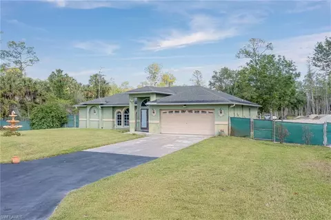 4745 26th Ave SE, Naples, FL 34117