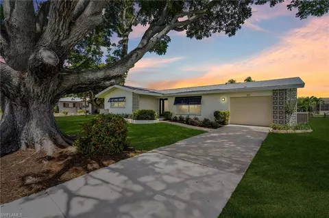 157 SW 54th St, Cape Coral, FL 33914