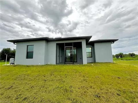 Exterior - 7942 13th Pl, Labelle, FL 33935 photo 4 of 6