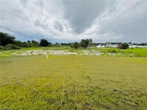 Exterior - 7942 13th Pl, Labelle, FL 33935 photo 6 of 6