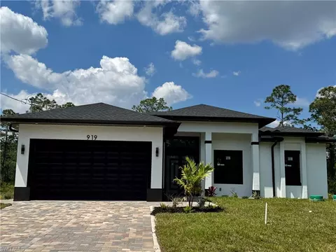 919 Louis Ave, Lehigh Acres, FL 33972