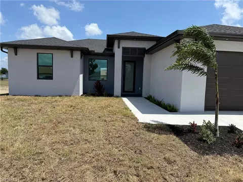 2023 NE 9th Pl, Cape Coral, FL 33909