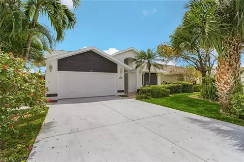 1352 Monarch Cir, Naples, FL 34116