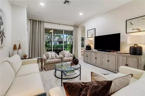 849 Vistana Cir #17, Naples, FL 34119