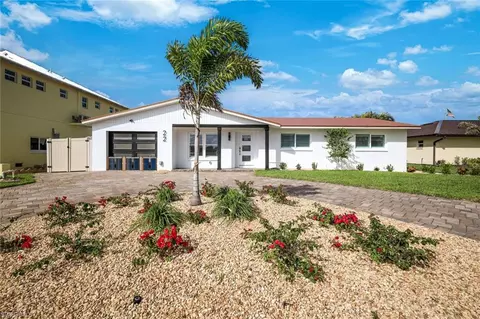 22 Palmview Blvd, Fort Myers Beach, FL 33931