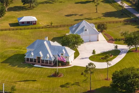 16900 N River Rd, Alva, FL 33920
