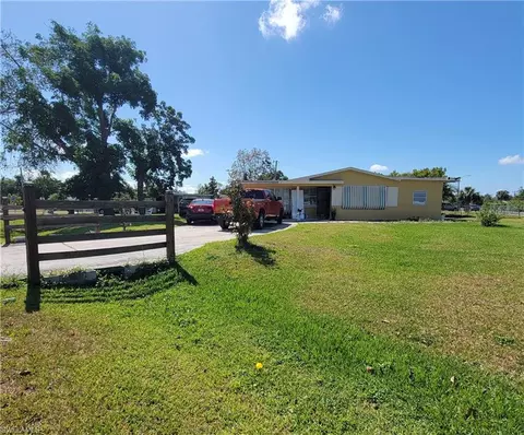 10 E Jersey Rd, Lehigh Acres, FL 33936 photo 4