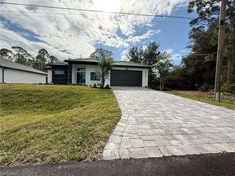 2909 10th St W, Lehigh Acres, FL 33971