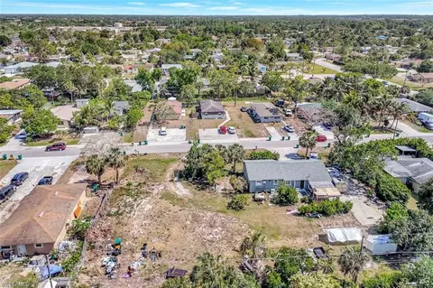 5421 Martin St, Naples, FL 34113 photo 2
