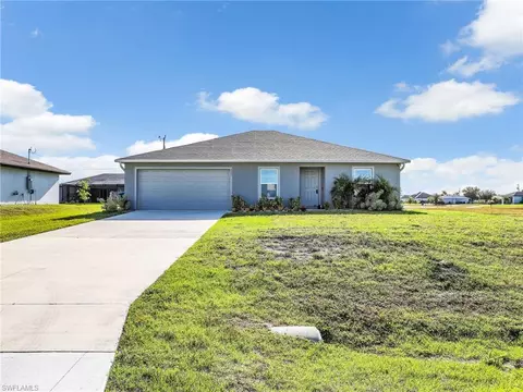 925 NE 2nd Pl, Cape Coral, FL 33909
