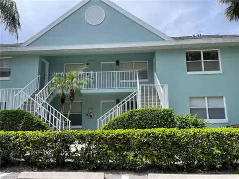 129 Wading Bird Cir #D-106, Naples, FL 34110
