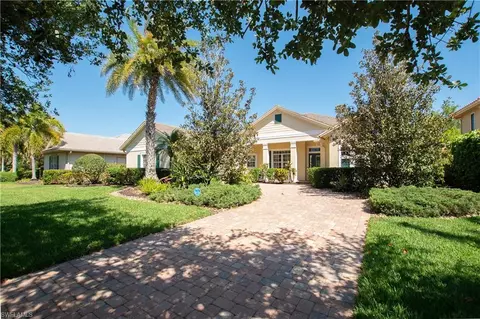 3690 River Point Dr, Fort Myers, FL 33905