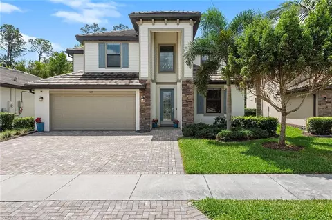 9403 Foxglove Ln, Naples, FL 34120
