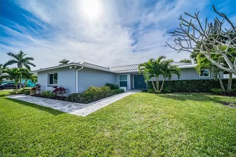 635 W Valley Dr, Bonita Springs, FL 34134