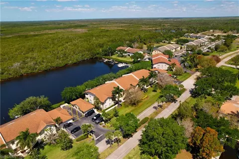 266 Newport Dr #307, Naples, FL 34114