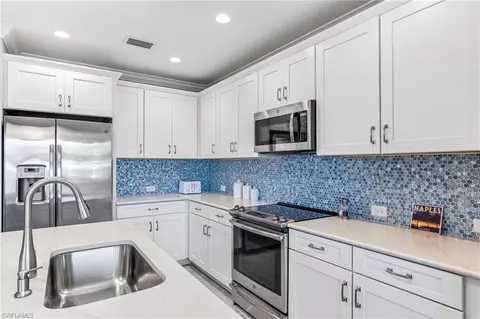 Kitchen - 6948 Avalon Cir #604, Naples, FL 34112 photo 5 of 7