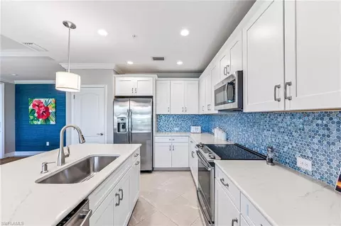Kitchen - 6948 Avalon Cir #604, Naples, FL 34112 photo 3 of 7