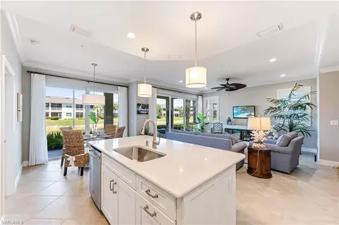 Kitchen - 6948 Avalon Cir #604, Naples, FL 34112 photo 6 of 7