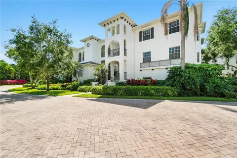 815 Bentwater Cir #204, Naples, FL 34108