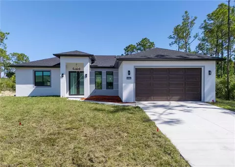 3314 43rd St W, Lehigh Acres, FL 33971