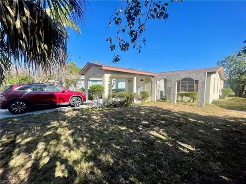 Exterior - 1279 5th Ave N, Naples, FL 34102 photo 2 of 3