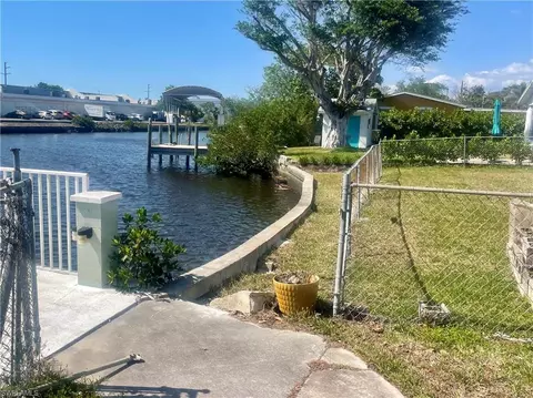 View/Area - 1279 5th Ave N, Naples, FL 34102 photo 1 of 1