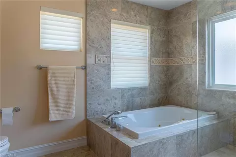Bath - 419 Pine Ave, Naples, FL 34108 photo 4 of 4