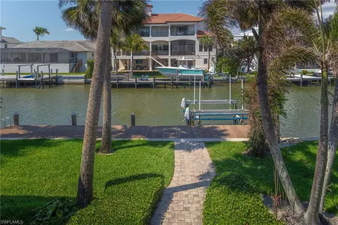 Exterior - 419 Pine Ave, Naples, FL 34108 photo 9 of 11