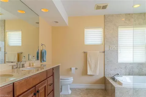 Bath - 419 Pine Ave, Naples, FL 34108 photo 2 of 4