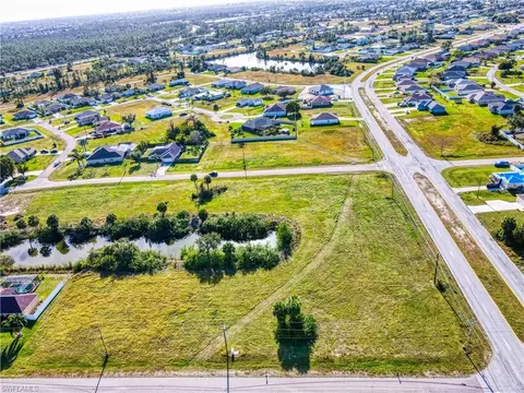 2004 NE 34th Ln, Cape Coral, FL 33909