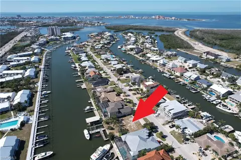 18233 Cutlass Dr, Fort Myers Beach, FL 33931