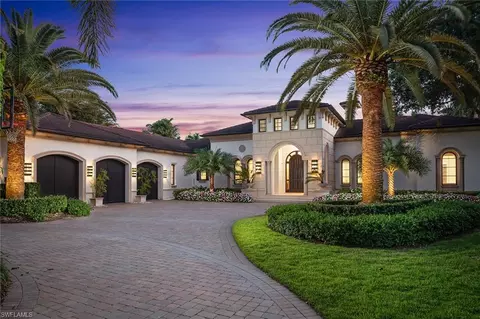 2562 Escada Ct, Naples, FL 34109
