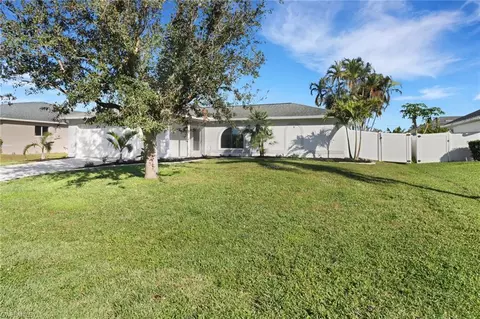 917 SW 6th Pl, Cape Coral, FL 33991