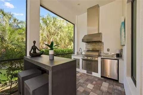 Kitchen - 6363 Burnham Rd, Naples, FL 34119 photo 4 of 4