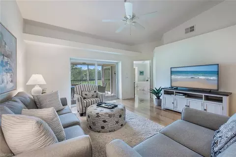 8600 Naples Heritage Dr #526, Naples, FL 34112