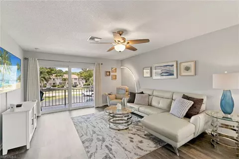 185 Palm Dr #18H, Naples, FL 34112