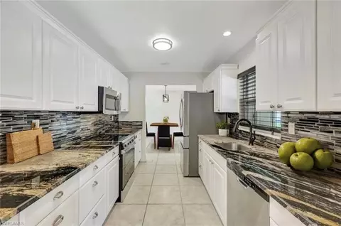 124 Flame Vine Dr, Naples, FL 34110 photo 3
