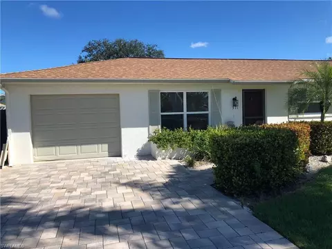 571-575 99th Ave N, Naples, FL 34108