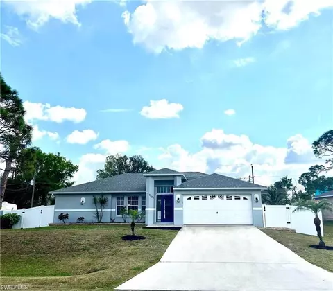 8088 Albatross Rd, Fort Myers, FL 33967