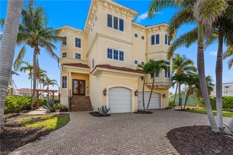 18276 Cutlass Dr, Fort Myers Beach, FL 33931