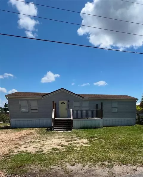 1151 Lake Dr, Okeechobee, FL 34974