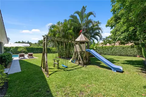 Exterior - 2085 Alamanda Dr, Naples, FL 34102 photo 6 of 7