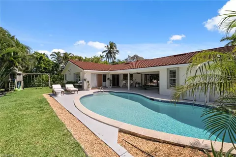 Exterior - 2085 Alamanda Dr, Naples, FL 34102 photo 4 of 7