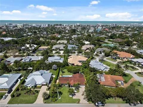 View/Area - 2085 Alamanda Dr, Naples, FL 34102 photo 1 of 2