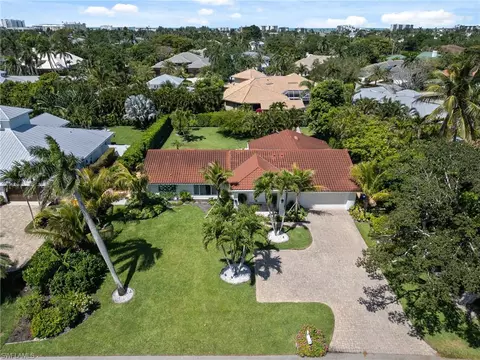 Exterior - 2085 Alamanda Dr, Naples, FL 34102 photo 3 of 7
